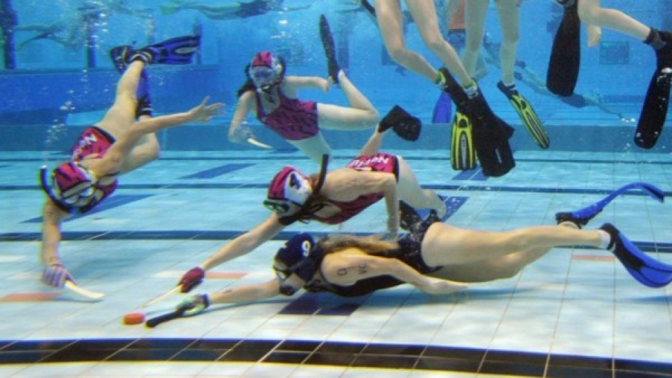 Strange Sports Underwater Hockey Article