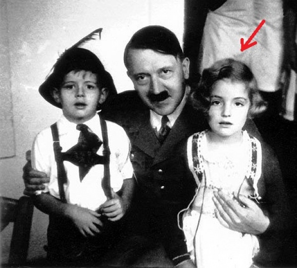 Hitler`S Daughter [1990 TV Movie] - baseprogs
