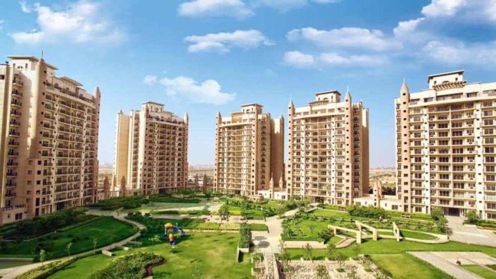 Office Space for Sale in Greater Noida West with Investors Clinic