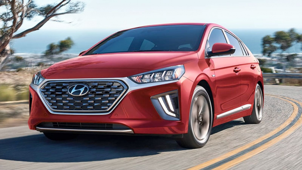 2020 Hyundai Ioniq Hybrid Review – What This Car Can Offer?