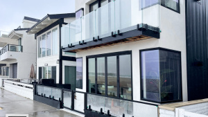 Do Glass Railing Balconies Improve LA’s Scenic Views?