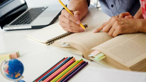 Where Smart Students Turn When Academic Deadlines Start Piling Up