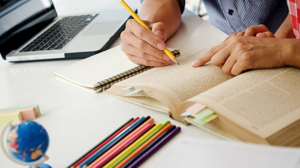 Where Smart Students Turn When Academic Deadlines Start Piling Up