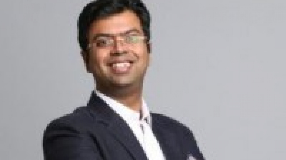 Best cosmetic surgeon in Delhi - Dr Rajat Gupta