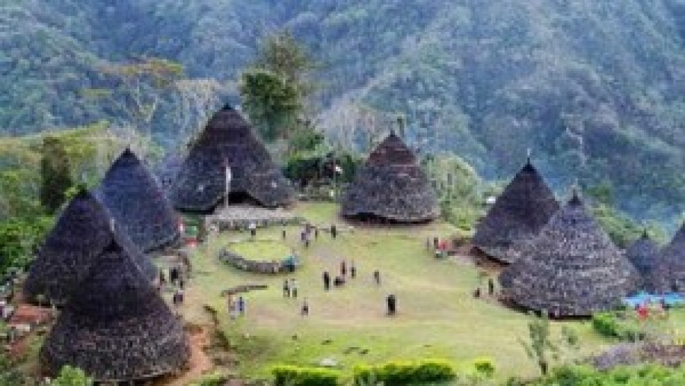Traveling Indonesia: Unique Wae Rebo