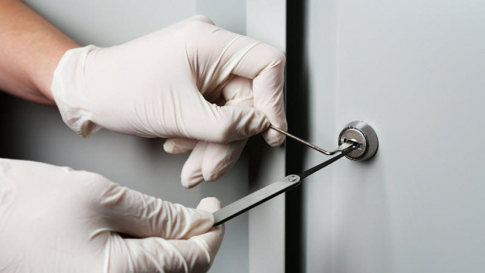 How to Choose the Right Emergency Lockout Service?