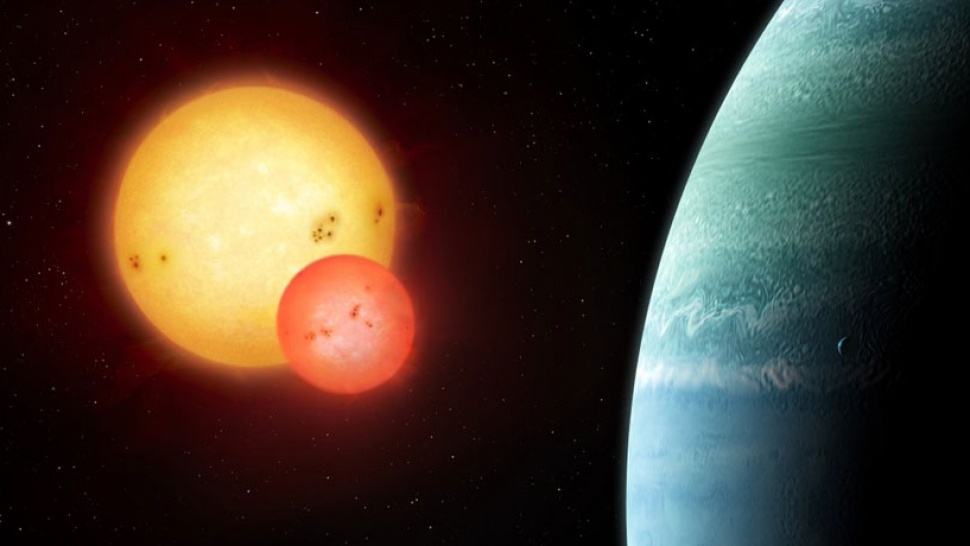 Teen astronomer finds a planet with two suns
